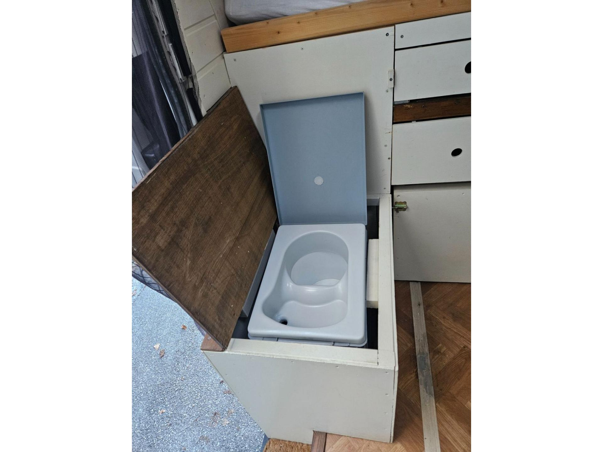 Mercedes-Benz - 906 KA, 209 CDI