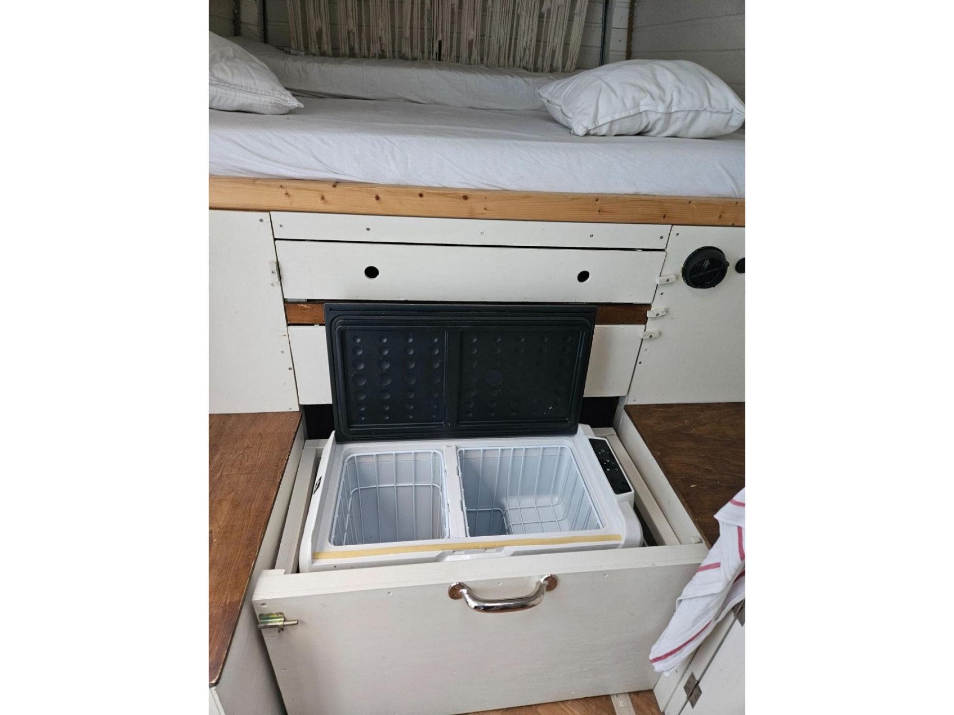 Mercedes-Benz - 906 KA, 209 CDI