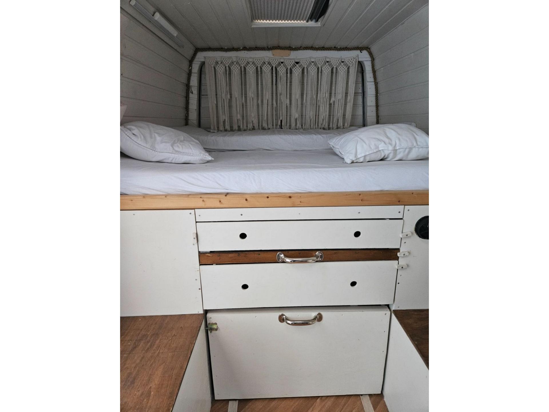 Mercedes-Benz - 906 KA, 209 CDI