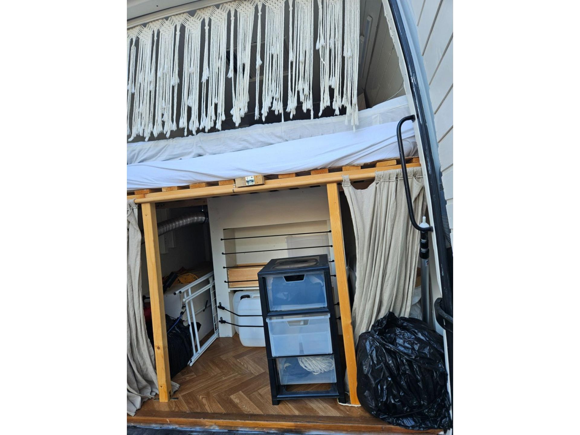 Mercedes-Benz - 906 KA, 209 CDI