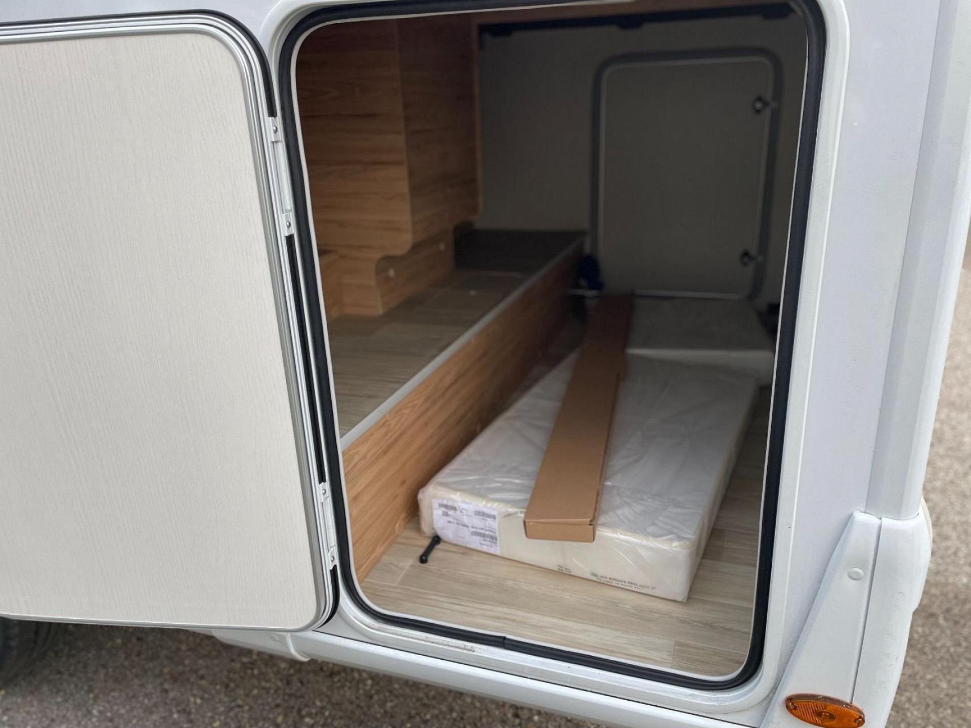 Pilote - P 696 GJ Evidence +